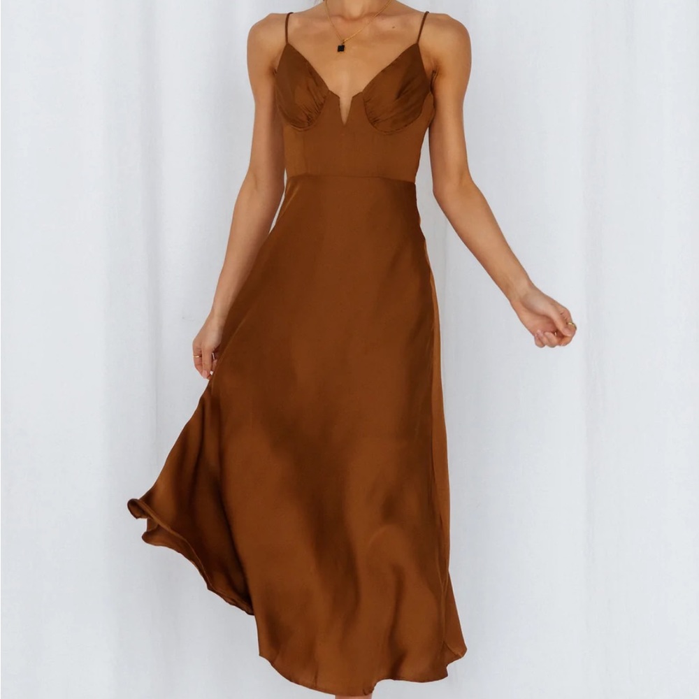 NWT Hello Molly Midi Dress
